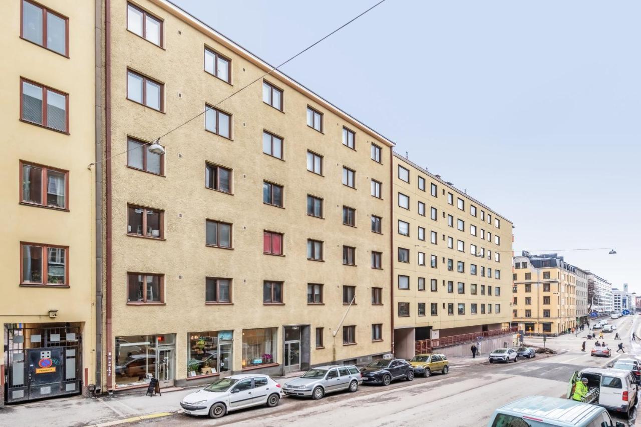 Wehost Modern Kitchen Studio With Bright Colours Lägenhet Helsingfors Exteriör bild