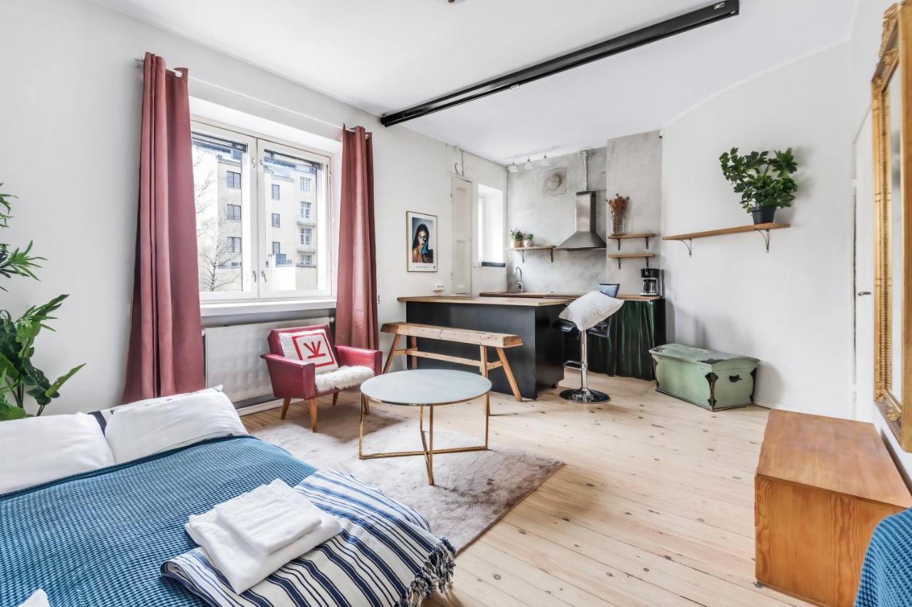 Wehost Modern Kitchen Studio With Bright Colours Lägenhet Helsingfors Exteriör bild